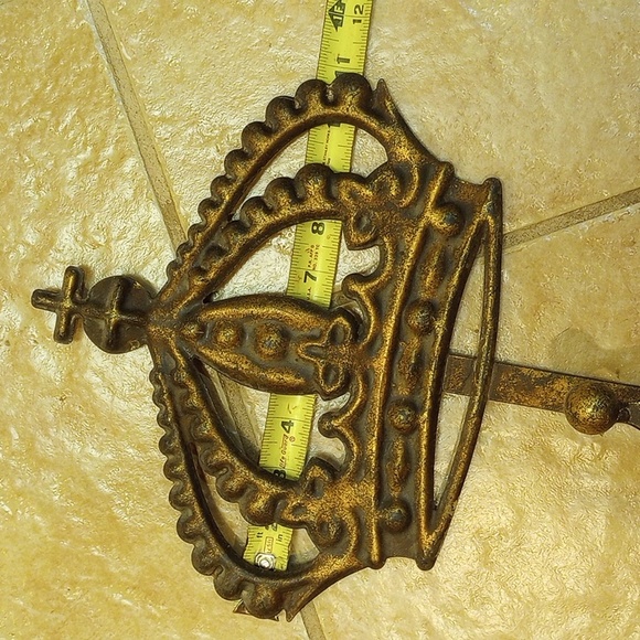 Crown Hook - Picture 5 of 7